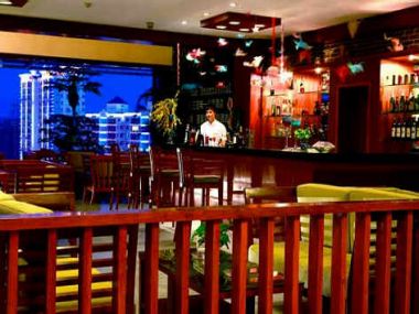 点击看大图 三亚嘉宾国际酒店 “驻足时光”大堂吧